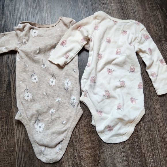 9M Girl Long Sleeve Onesies 2 Pack - Picture 3 of 7